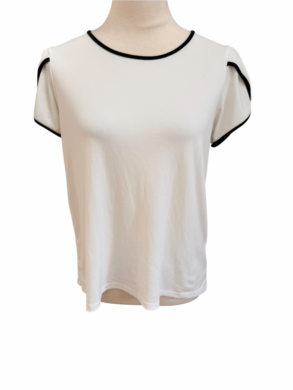 Banana Republic Women’s Medium Cream Short Sleeve Blouse Top Black Trim Sheer
